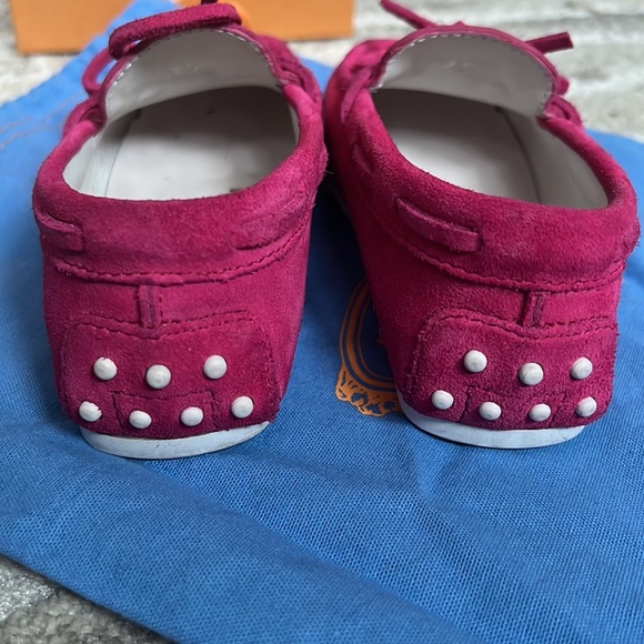 TOD’s Junior Suede Loafers - Picture 5 of 7